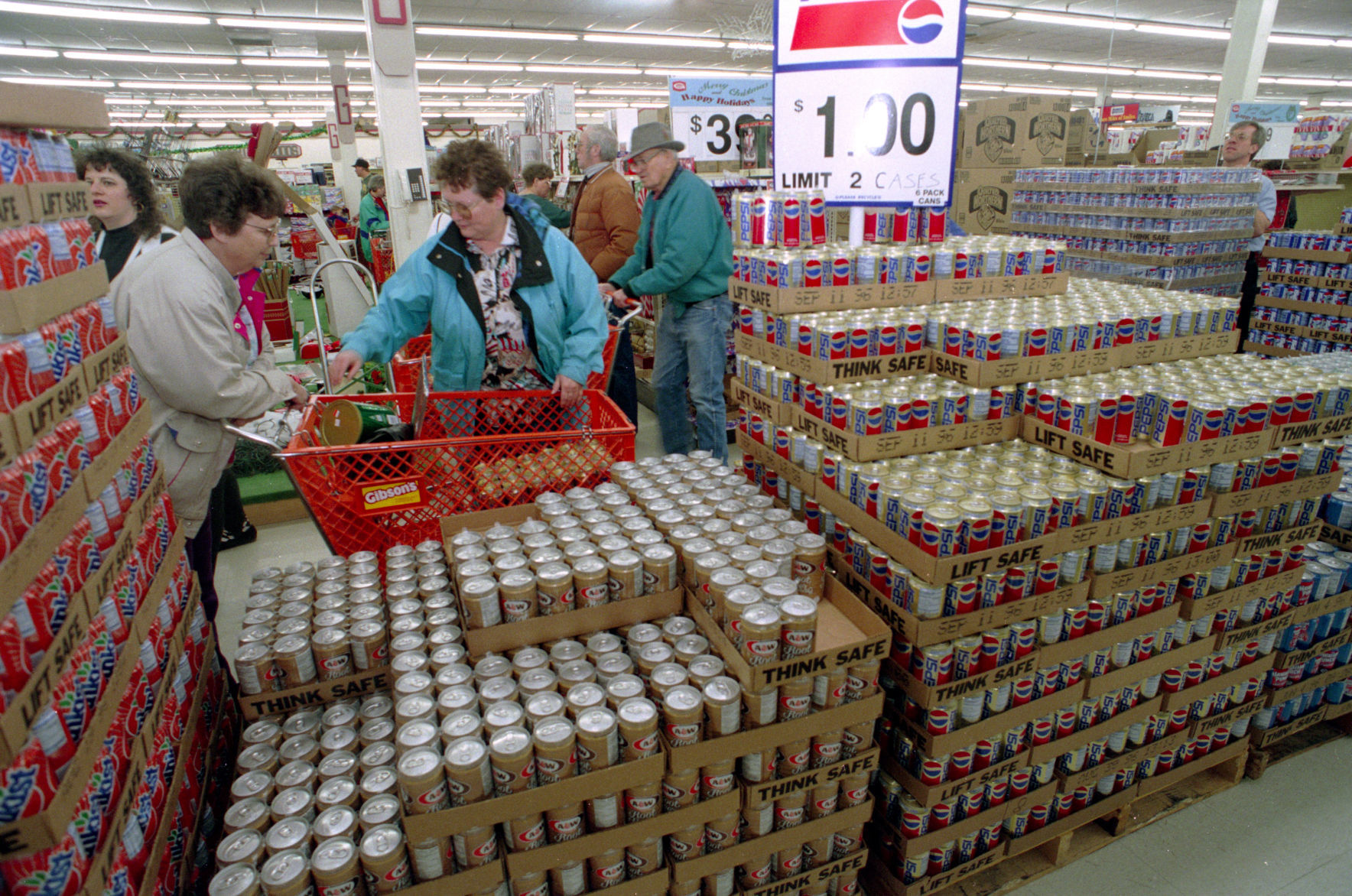 Shoppers at Gibson's, December, 1995
